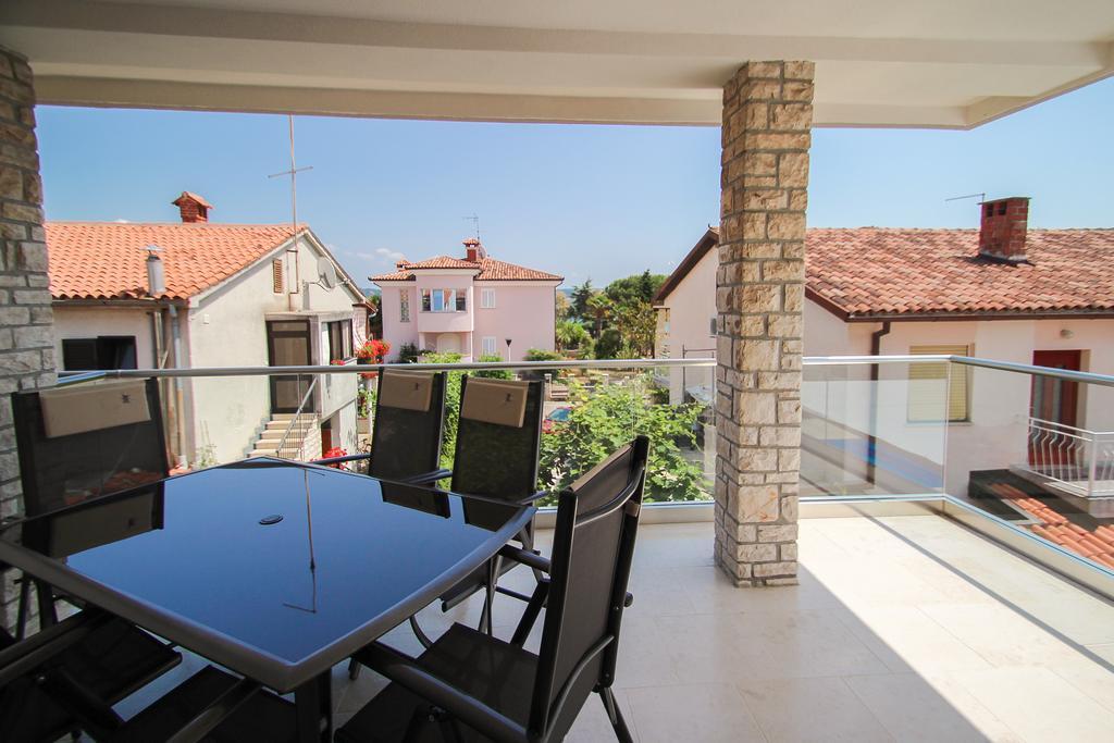 Apartments Villa Rivarella Novigrad Istria Habitación foto